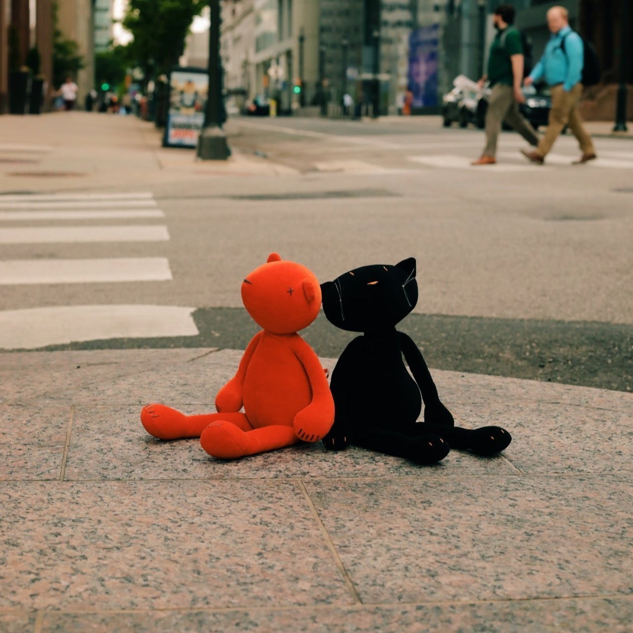 Pourquoi il est sain pour les adultes de dormir avec une peluche - ADADA